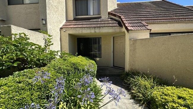 Building Photo - 55 Grenada St