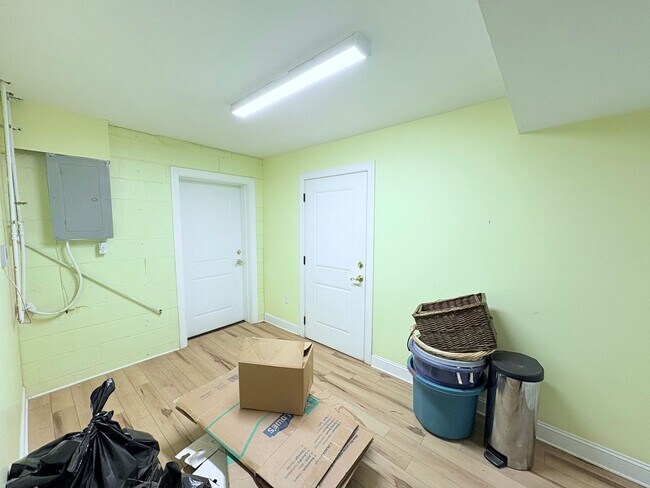 Building Photo - 101 Knight Cir