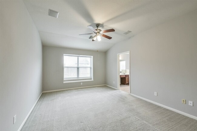Building Photo - 1219 Colonial Manor Dr