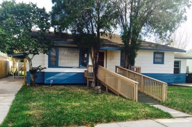 Primary Photo - 837 Rosedale Dr
