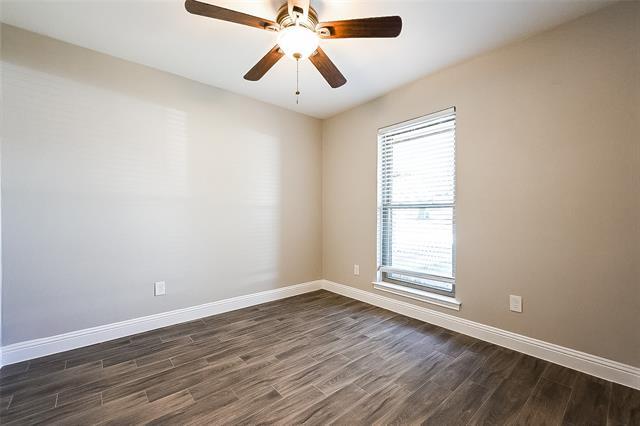Building Photo - 524 E Lark Ct