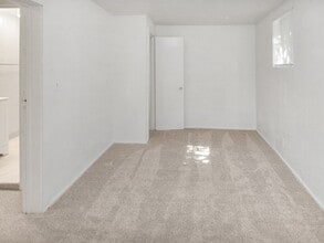 Building Photo - 698 Brockhurst St