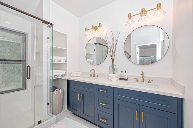 Building Photo - 5613 St Paul St