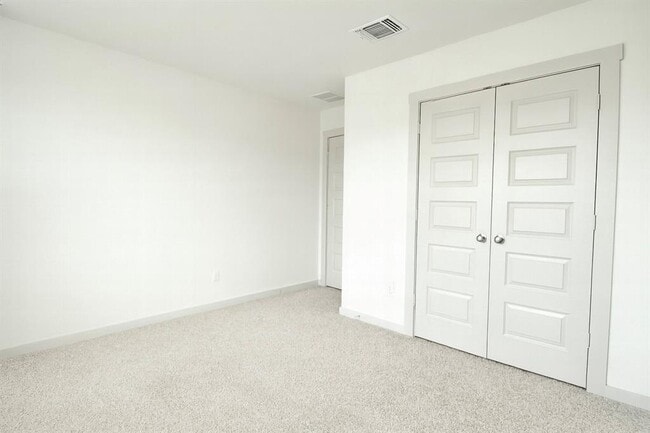 Building Photo - 125 Big Sandy Creek Dr