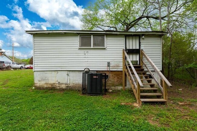 Building Photo - 3230 Arlington Ave