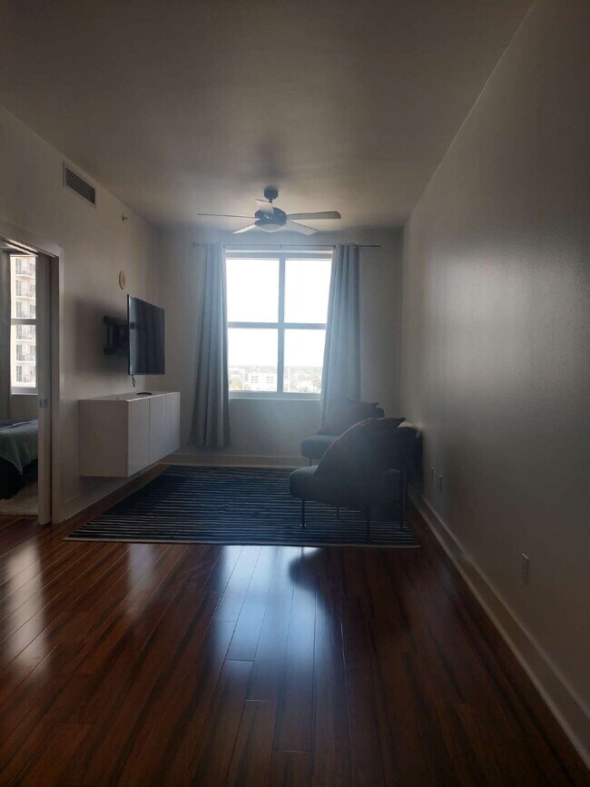 Building Photo - 1 Bedroom Condo in the Heart of Tampa