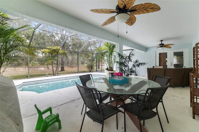 Building Photo - 1728 Kadashow Ave