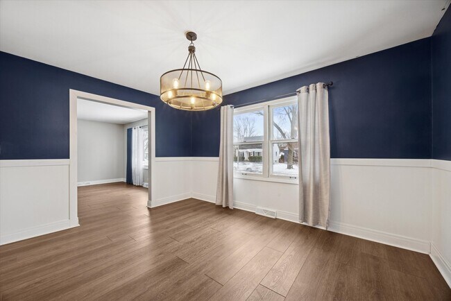 Building Photo - 602 Prairie Ave