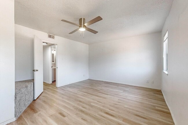 Building Photo - Cozy 3 Bedroom 1.5 Bathroom In NW Albuquer...
