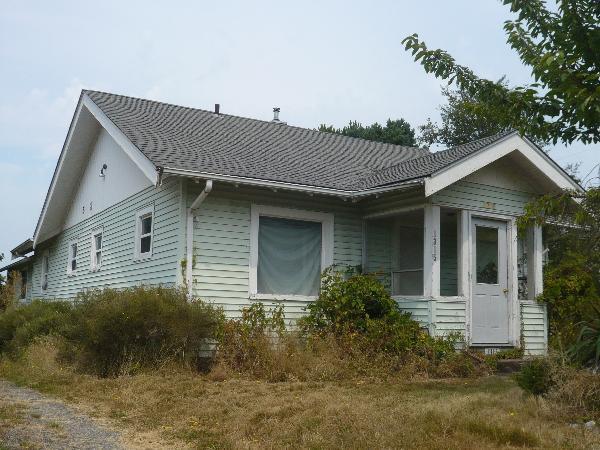 Building Photo - Spacious 5 Bedroom, 2 Bathroom Home near D...