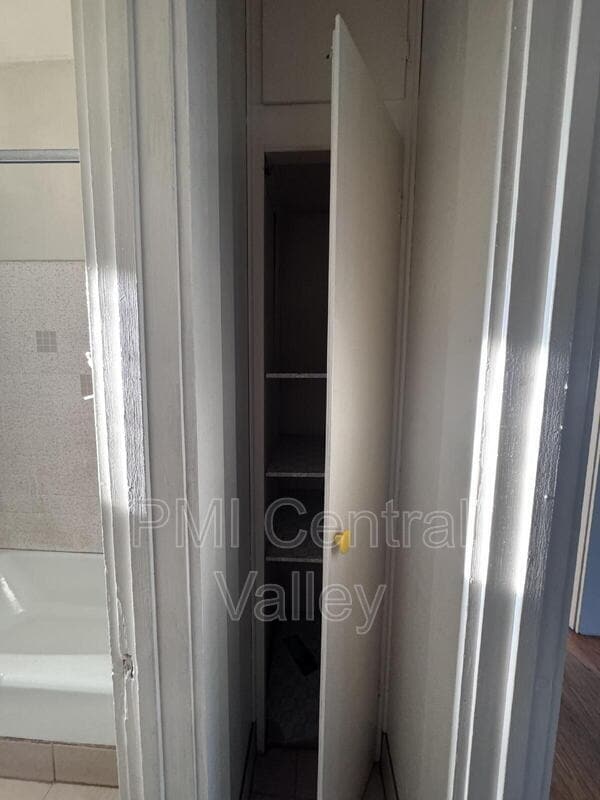 Building Photo - 1141 N Sierra Nevada St