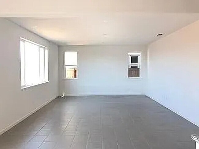 Building Photo - 4439 Flannelbush Dr