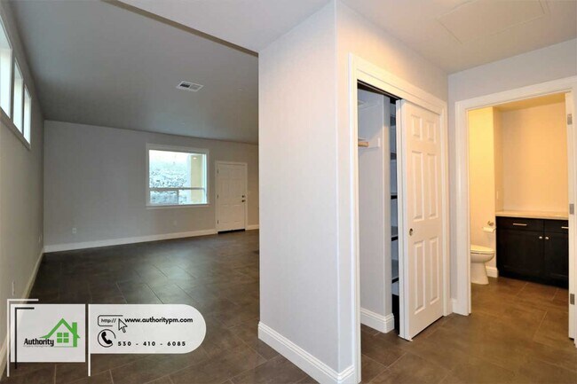 Building Photo - 1353 Browning Street