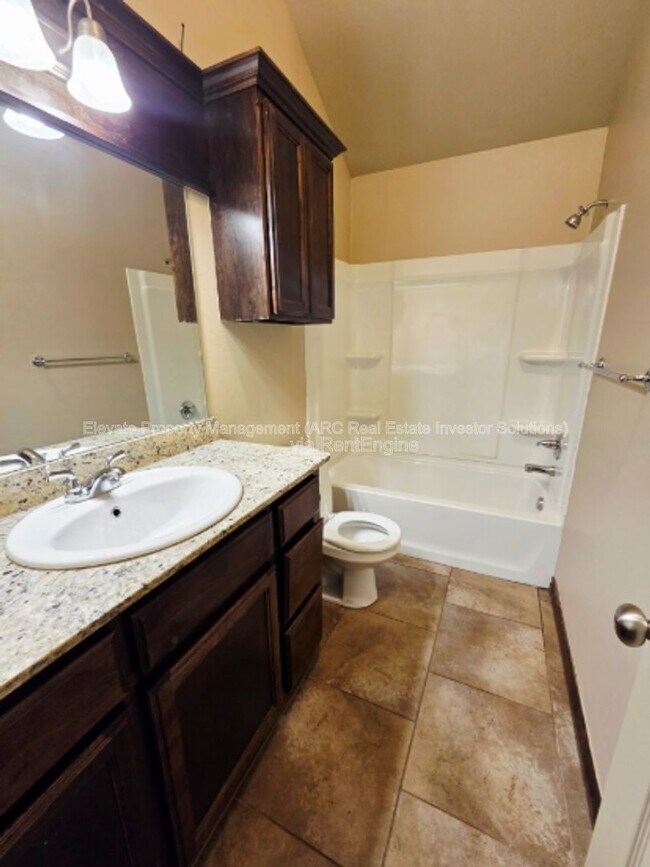 Building Photo - 2215 Kintyre Rd