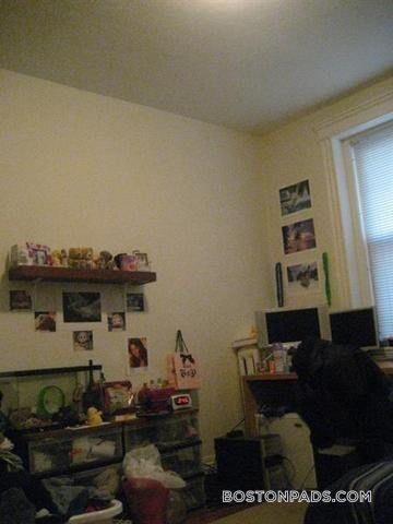 Building Photo - 211 Park Dr