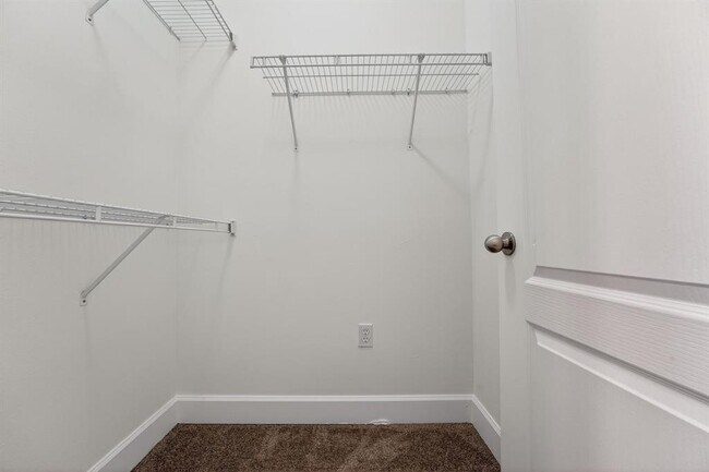 Building Photo - 1901 Crossing Pl