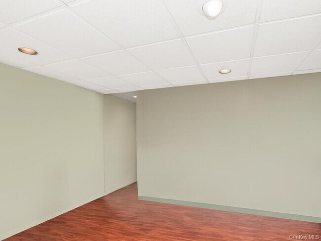 Building Photo - 8 Davids Ln