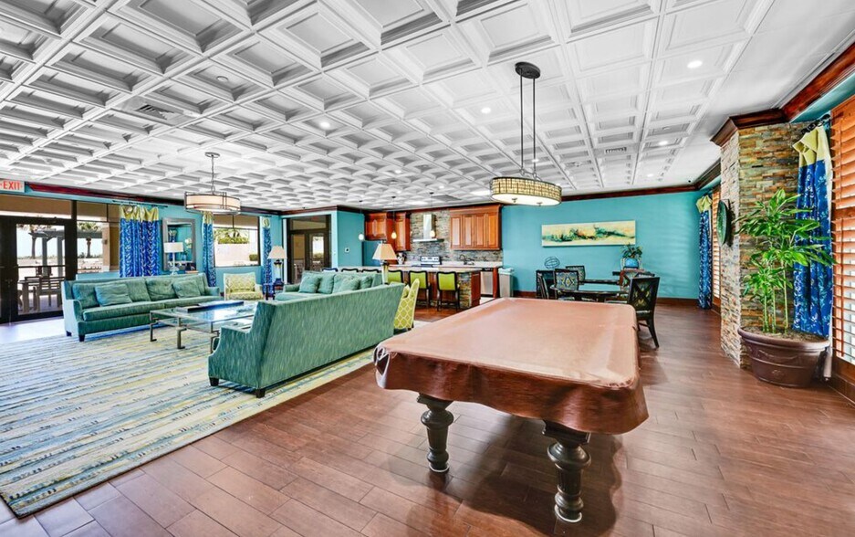 Building Photo - 3020 NE 32nd Ave