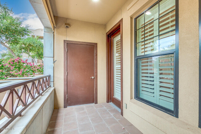 Building Photo - 7291 N Scottsdale Rd