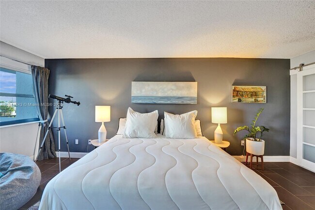 Building Photo - 1201 S Ocean Dr