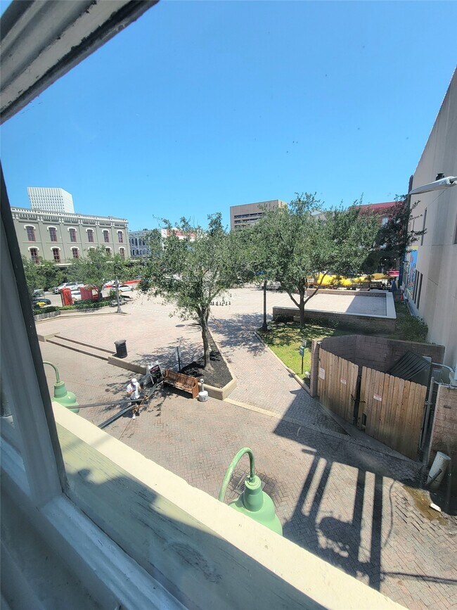 Building Photo - 2315 Harborside Dr