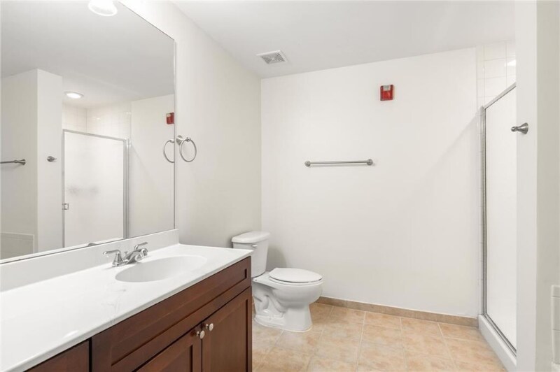 Building Photo - 230 E Ponce de Leon Ave