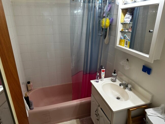 Building Photo - 199 Winthrop Rd