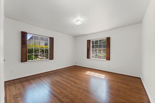 Building Photo - 4047 Merrick St