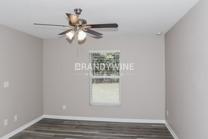 Building Photo - 110 Meadowglen Ct