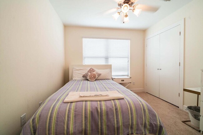 Building Photo - 2710 Hullsmith Dr