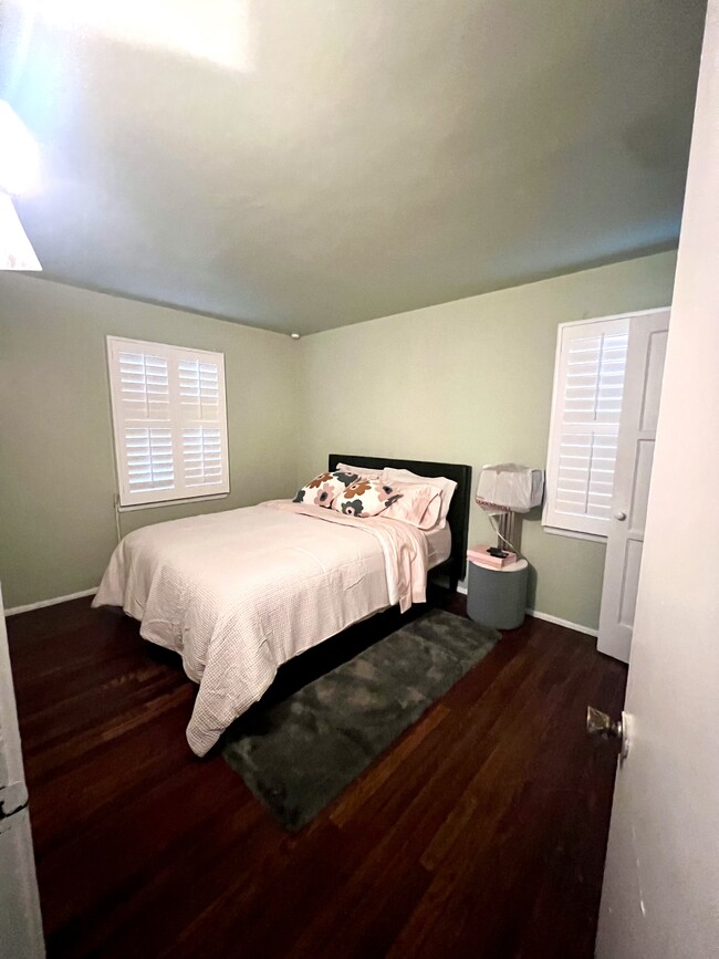 Bedroom 2 - 900 E 118th Pl