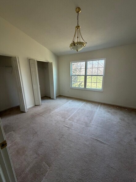 Building Photo - 1360 Meadow Run