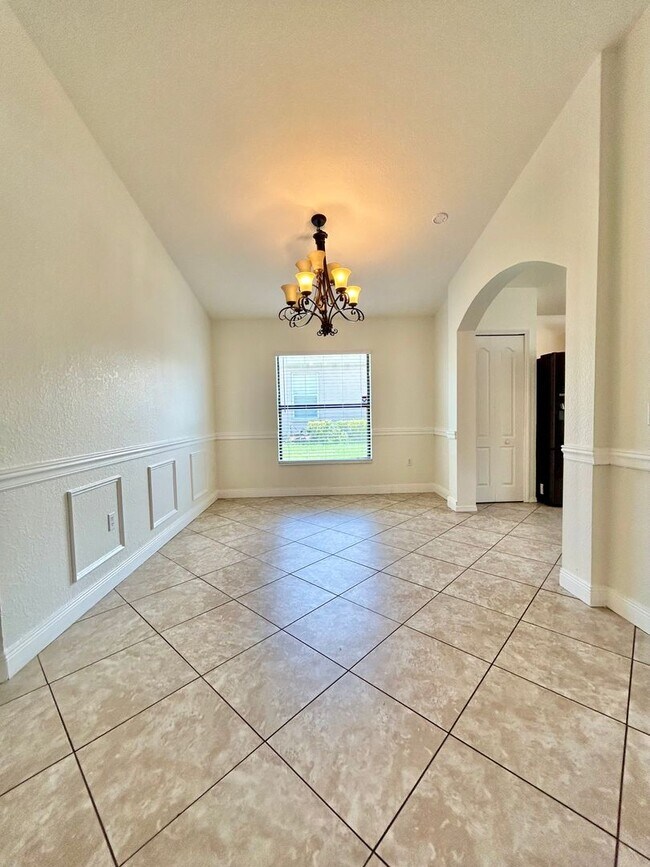 Building Photo - Designed for Living! 4beds, 2baths, attic ...