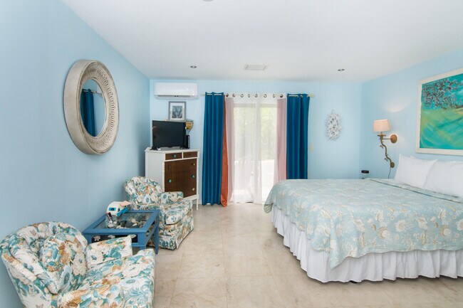 Building Photo - 751 Ocean Dr