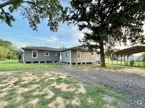 Building Photo - 3418 W Cedar Bayou Lynchburg Rd