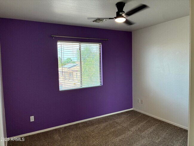 Building Photo - 7287 S Sunrise Way
