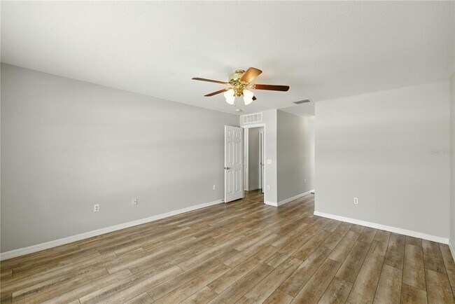 Building Photo - 3223 SW 41st Ave