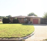 Building Photo - 2333 Mustang St