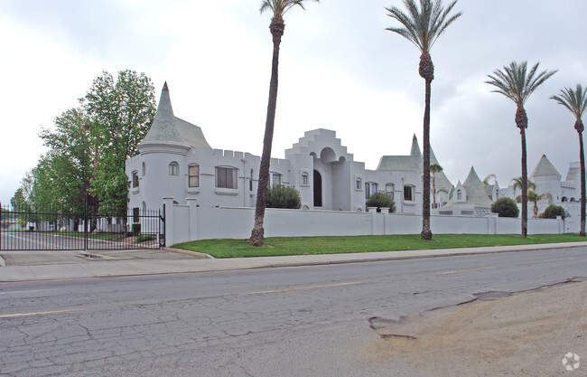 Building Photo - The Camelot