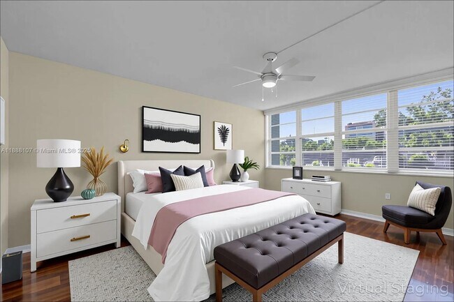 Building Photo - 1000 St Charles Pl