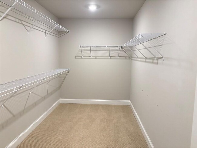 Building Photo - 5800 Arbor Green Cir