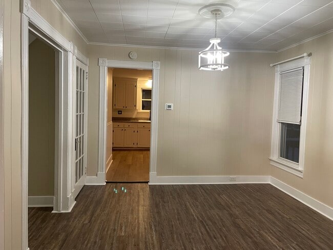 Building Photo - 242 N Hamilton St