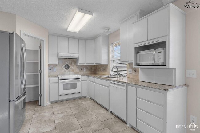 Building Photo - 5510 Long Leaf Dr