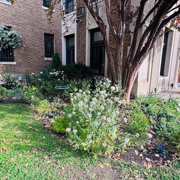 Building Photo - 1101 L St NW