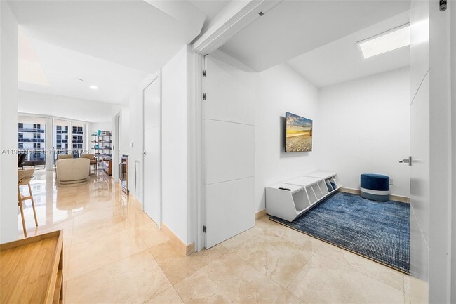 Building Photo - 4779 Collins Ave