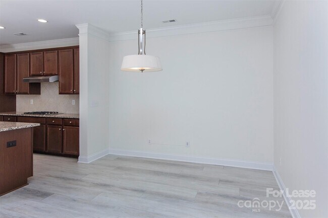 Building Photo - 2231 Eversham Dr NW