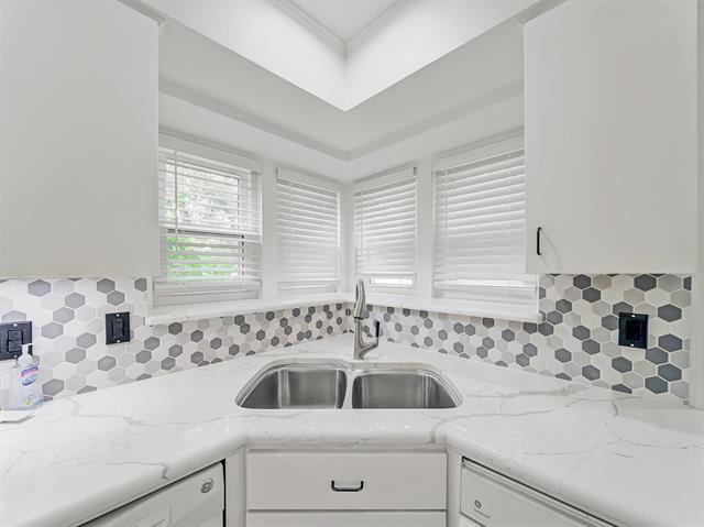 Building Photo - 7315 Debbe Dr