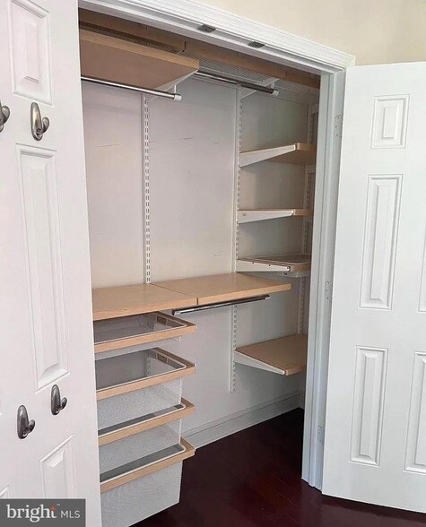 Building Photo - 10512 Norman Ave