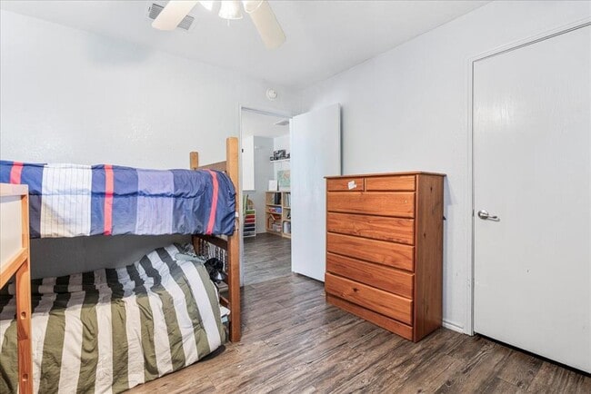 Building Photo - 7417 Elk Pass Dr