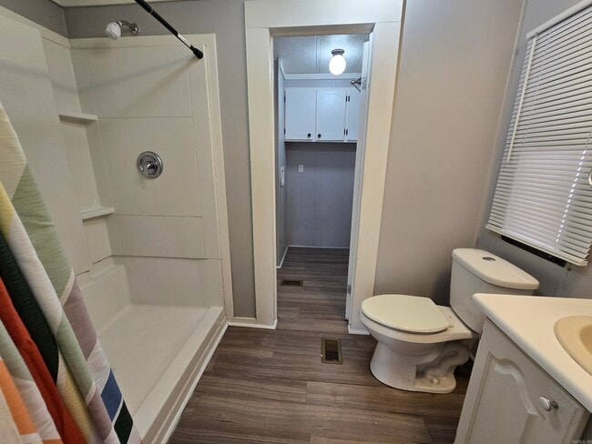 Building Photo - 301 SE 3rd St